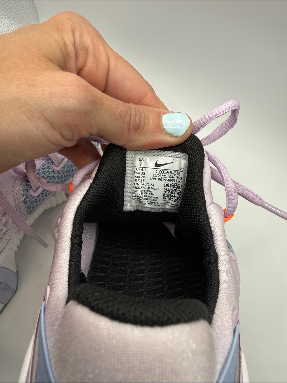 Nike Metcon Light Lavender and Blue Mesh Trainers with Orange Accents - Picture 6 of 6